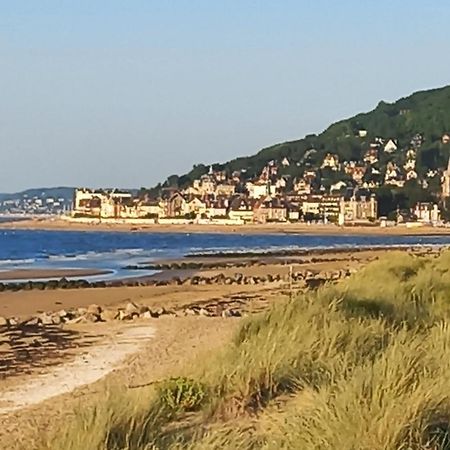 O Douceurs Sucrees Cabourg Bed & Breakfast Eksteriør bilde